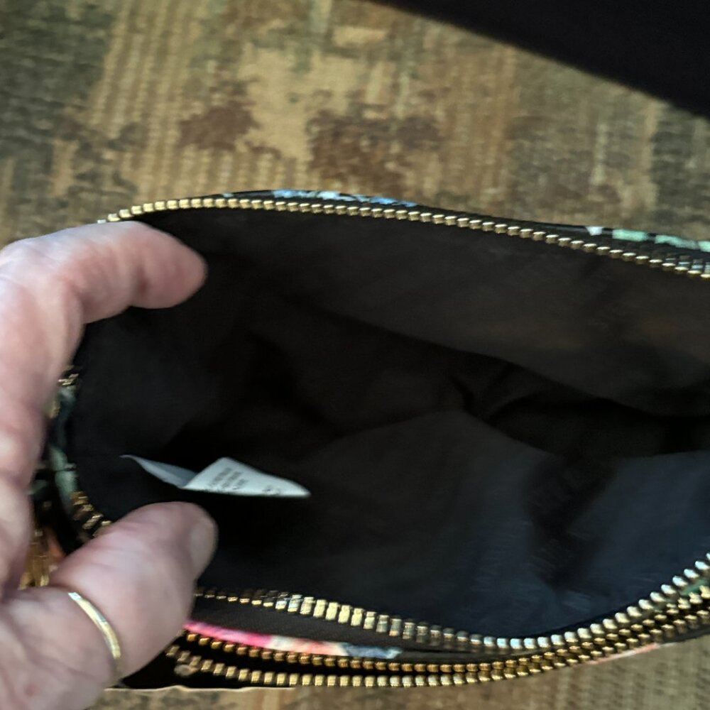 Steve Madden Floral Wristlet - NWT - Picture 5 of 11